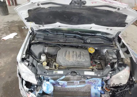 2019 Dodge Grand Caravan Sxt z USA, uszkodzony, nr VIN 2C4RDGCG8KR562654